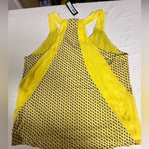 WORTHINGTON YELLOW/BLACK SLEEVELESS TOP  SIZE XL W/V NECK  100% POLYESTER - Picture 2 of 9